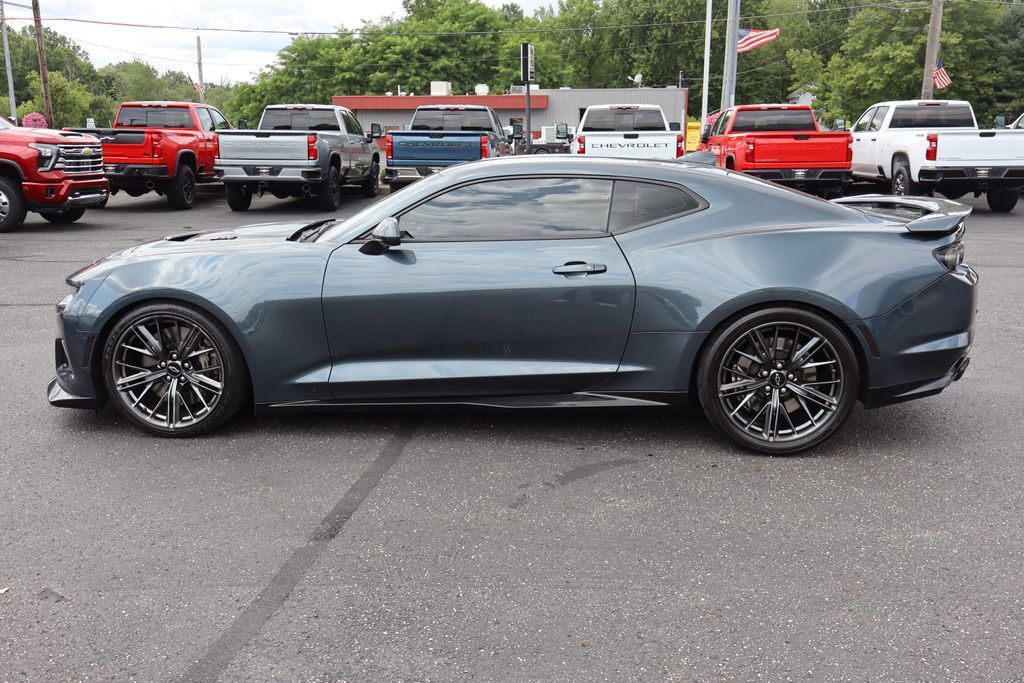 Used 2022 Chevrolet Camaro ZL1 RWD image 25