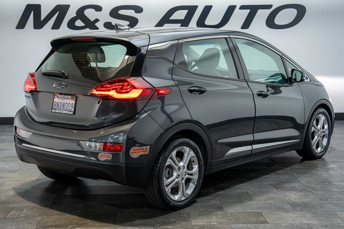 Used 2019 Chevrolet Bolt LT FWD image 2