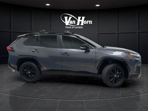 Used 2023 Toyota RAV4 XSE AWD/4WD image 8