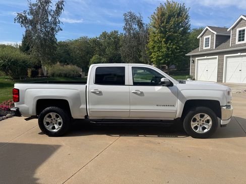 Used 2018 Chevrolet Silverado 1500 LT w/ All Star Edition image 7