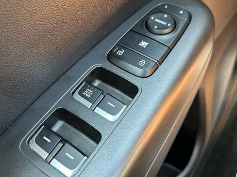 Used 2022 Kia Sportage LX image 20