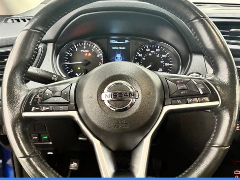 Used 2017 Nissan Rogue SV w/ Sun & Sound Touring Package AWD/4WD image 11