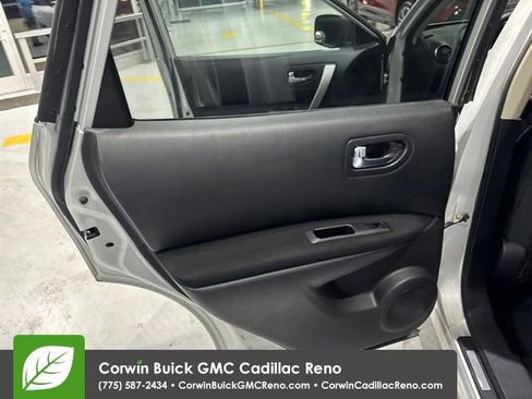 Used 2009 Nissan Rogue SL AWD/4WD image 16