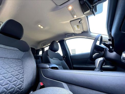 Used 2025 Nissan Kicks SV FWD image 21