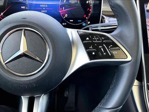 Used 2025 Mercedes-Benz GLC 300 4MATIC image 21