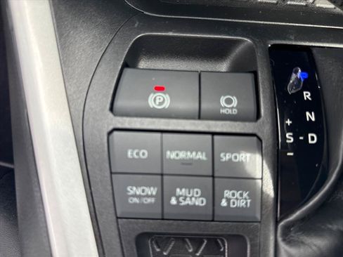 Used 2020 Toyota RAV4 XLE Premium AWD/4WD image 13