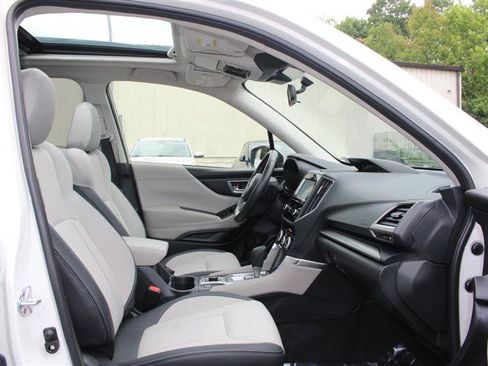 Used 2024 Subaru Forester Premium AWD/4WD image 12