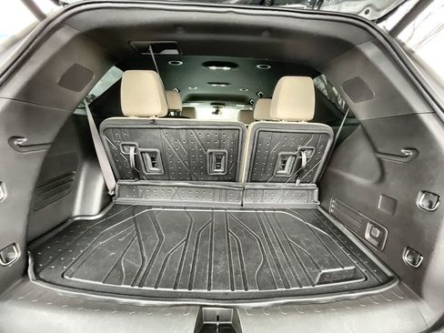 Used 2024 Chevrolet Traverse LT image 25