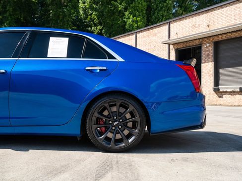Used 2018 Cadillac CTS V w/ Luxury Package RWD image 6