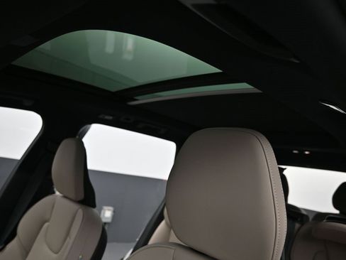 New 2026 Volvo XC90 B6 Plus w/ Protection Package Premier image 26