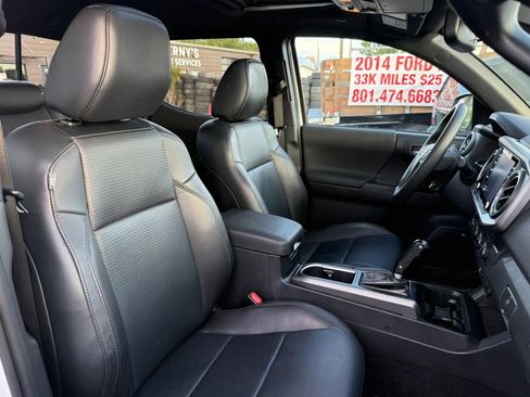 Used 2020 Toyota Tacoma TRD Sport w/ TRD Premium Sport Package image 20