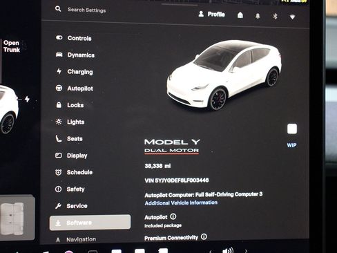 Used 2020 Tesla Model Y Performance image 34