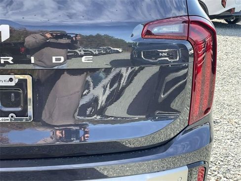 New 2025 Kia Telluride S image 16