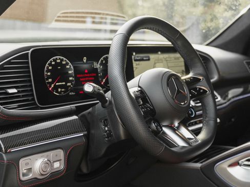 Used 2025 Mercedes-Benz GLE 63 AMG S image 9