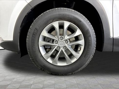 Used 2019 Hyundai Santa Fe SEL FWD image 31