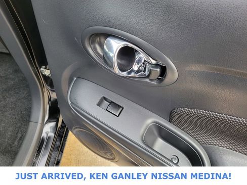 Used 2018 Nissan Versa SV w/ SV Special Edition Package image 44