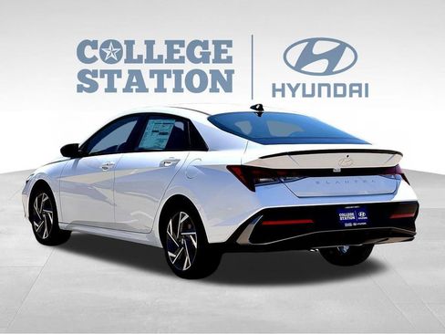Used 2025 Hyundai Elantra Sport w/ Cargo Package FWD image 6