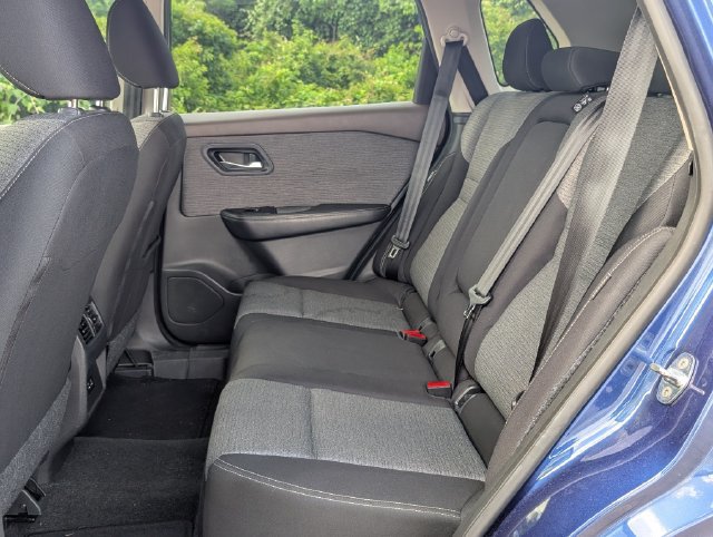 Used 2023 Nissan Rogue SV FWD image 24