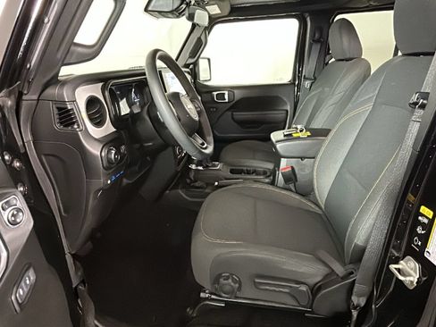 Used 2024 Jeep Wrangler Unlimited w/ Convenience Group AWD/4WD image 13