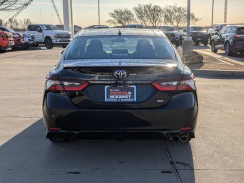 Used 2024 Toyota Camry SE image 7