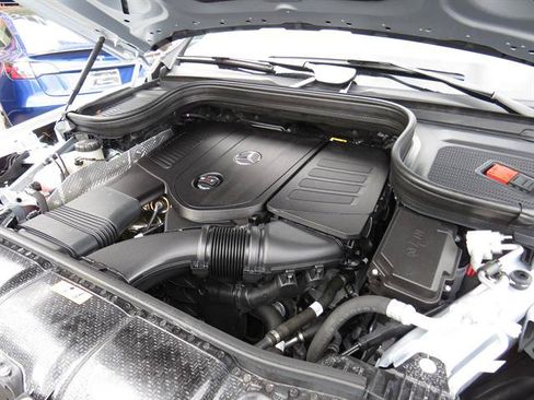 Used 2025 Mercedes-Benz GLE 350 4MATIC w/ Winter Package image 7
