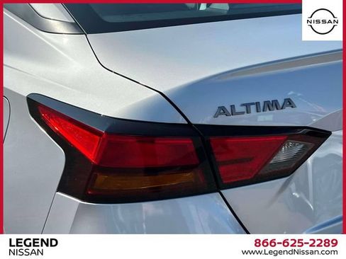 Certified 2024 Nissan Altima 2.5 SV FWD image 10