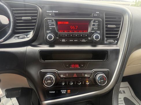 Used 2011 Kia Optima LX w/ Convenience Pkg image 10
