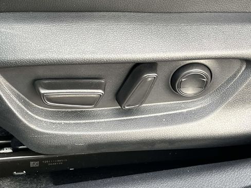 New 2025 Toyota Camry SE image 14