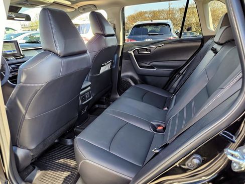 Used 2024 Toyota RAV4 XLE Premium image 9