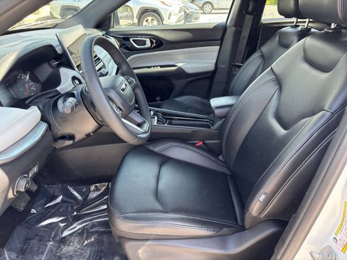 Used 2025 Jeep Compass Limited AWD/4WD image 29