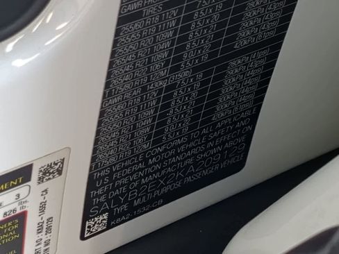 Used 2019 Land Rover Range Rover Velar S image 36