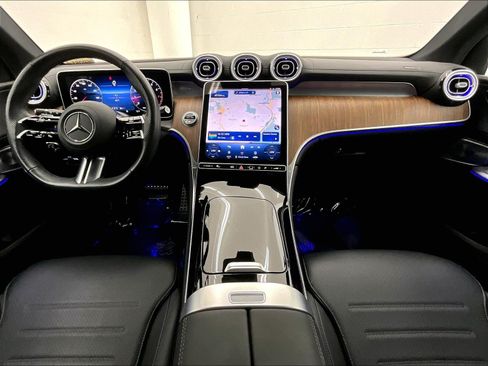 Used 2025 Mercedes-Benz GLC 300 4MATIC w/ AMG Line image 14