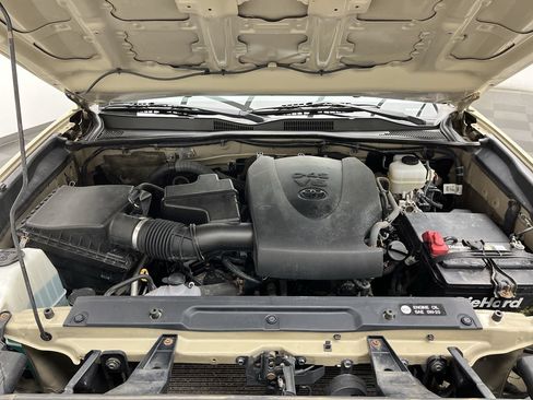 Used 2016 Toyota Tacoma TRD Off-Road w/ Towing Package AWD/4WD image 25