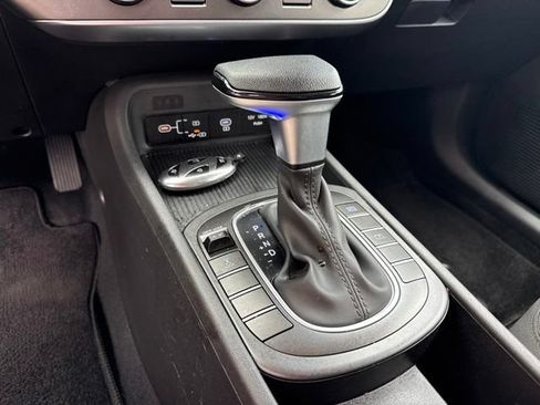 Used 2025 Hyundai Kona SE AWD/4WD image 12