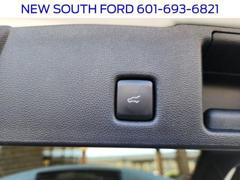 New 2025 Ford Escape SE image 38