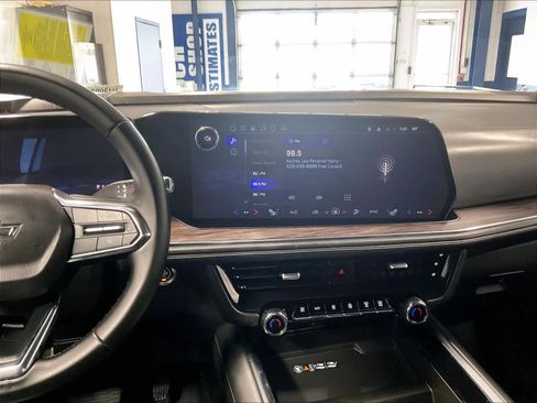 Used 2025 Chevrolet Tahoe Z71 AWD/4WD image 19