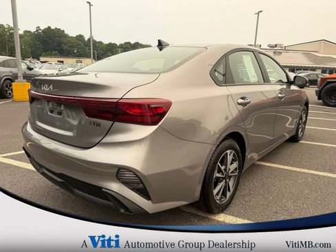 Used 2024 Kia Forte LXS w/ LXS Technology Package FWD image 8
