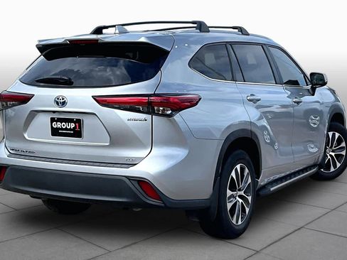 Used 2023 Toyota Highlander XLE FWD image 13