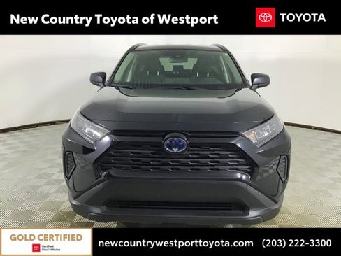 Used 2020 Toyota RAV4 LE image 2