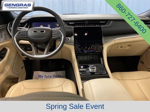Used 2024 Jeep Grand Cherokee Limited w/ Luxury Tech Group II AWD/4WD image 32