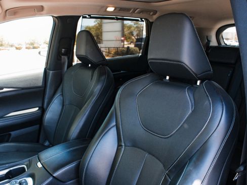 Used 2023 INFINITI QX60 Sensory w/ Vision Package AWD/4WD image 14