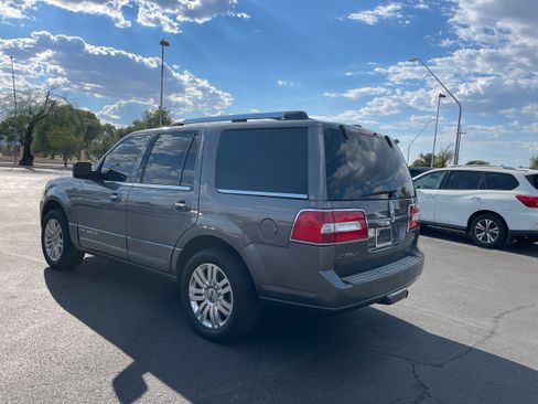 Used 2014 Lincoln Navigator 2WD image 3