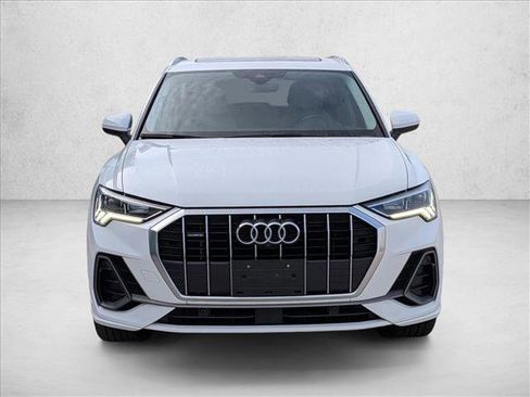 Used 2022 Audi Q3 2.0T Premium Plus w/ Premium Plus Package image 2