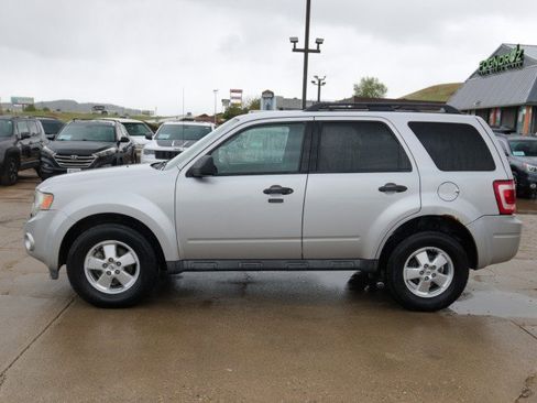 Used 2011 Ford Escape XLT AWD/4WD image 3