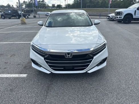 Used 2021 Honda Accord Touring image 2