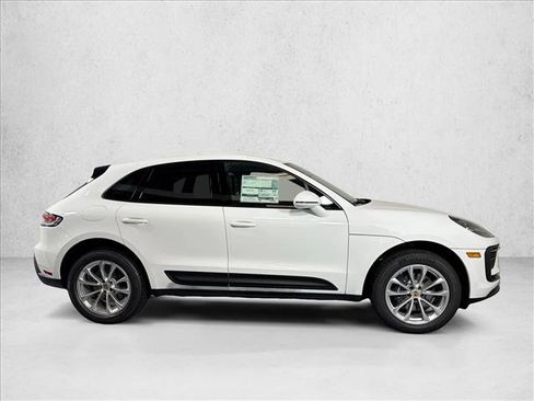 Used 2026 Porsche Macan AWD/4WD image 8