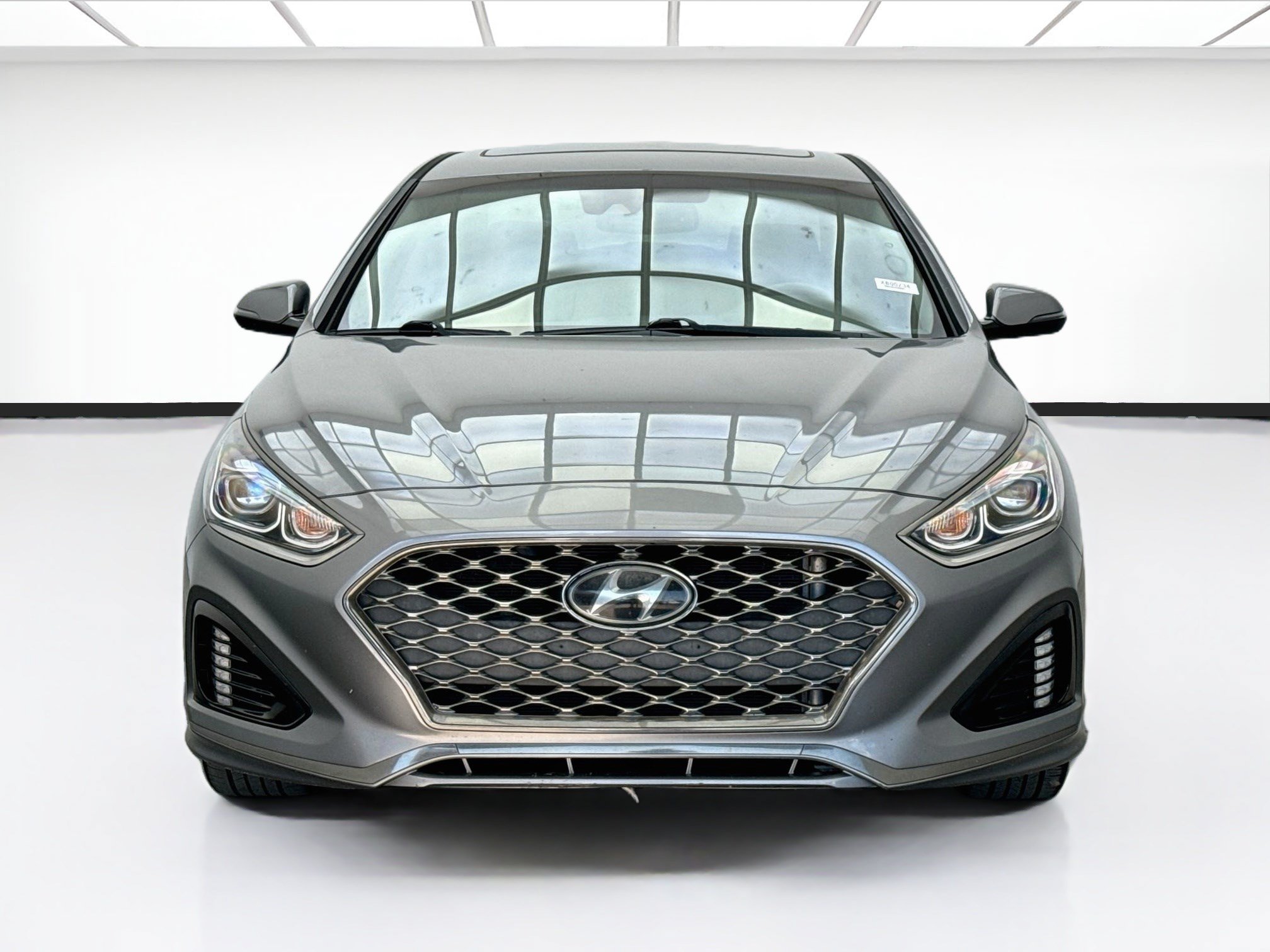 Used 2019 Hyundai Sonata Limited w/ Cargo Package FWD image 2