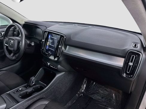 Used 2020 Volvo XC40 T5 Momentum w/ Protection Package AWD/4WD image 33