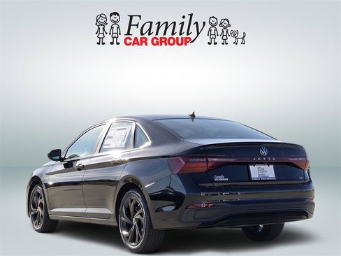 New 2026 Volkswagen Jetta SE image 3