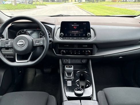 Used 2023 Nissan Rogue S AWD/4WD image 17